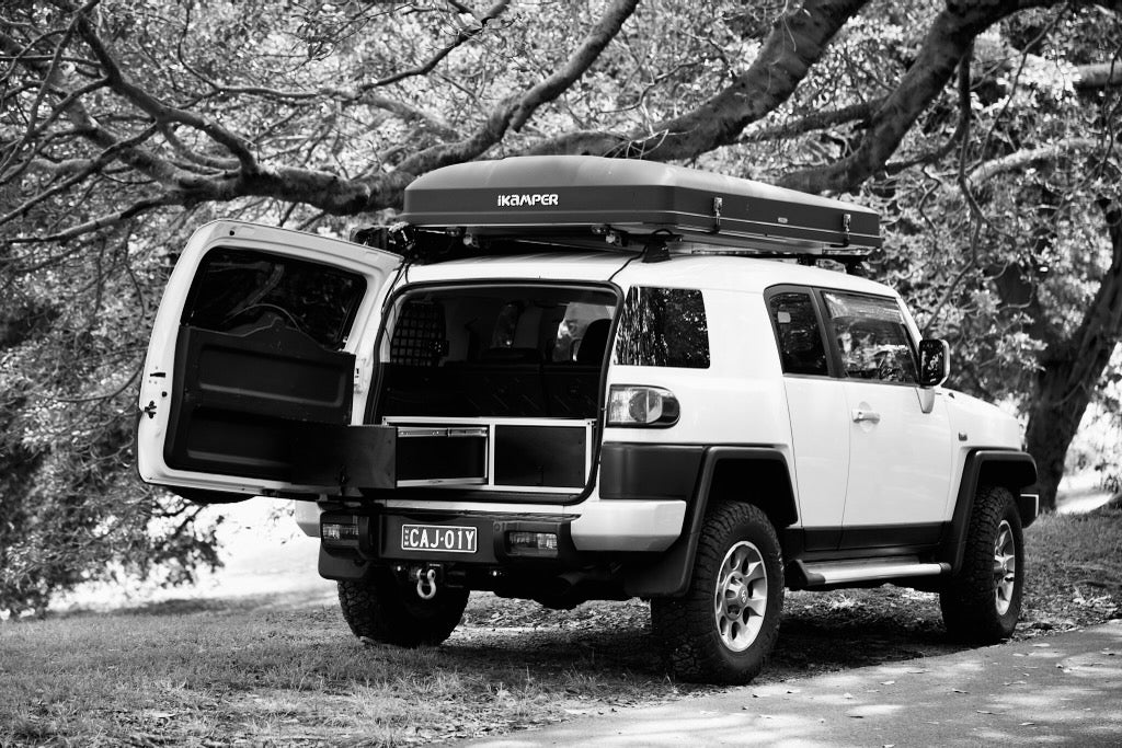 Unit 2 S compact dual-drawer system with IGT kitchen in a 4WD boot
