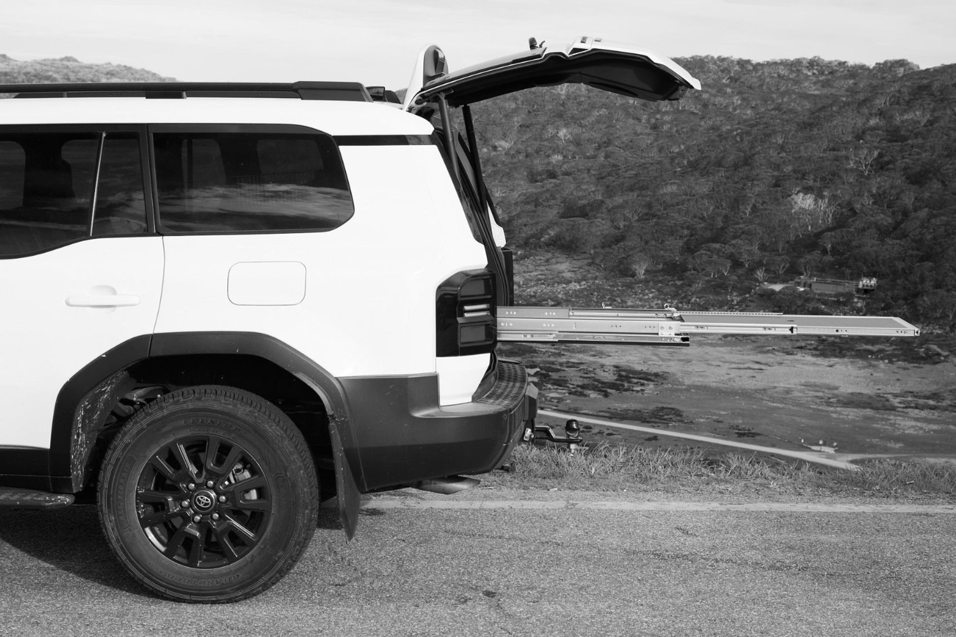 Unit 1 lightweight aluminium boot storage platform for the Toyota Prado 250